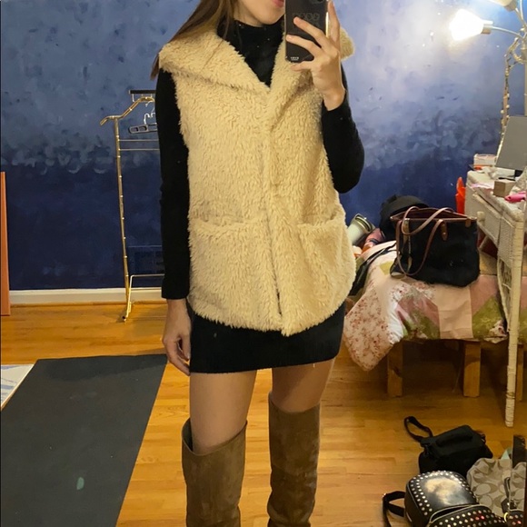 Tan Fuzzy Vest - Picture 5 of 5